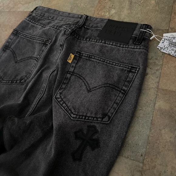 Gallery Debt. Cross Pattern Jeans - Picture 5 of 7